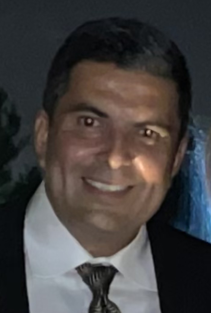 Oscar Donado, Broker